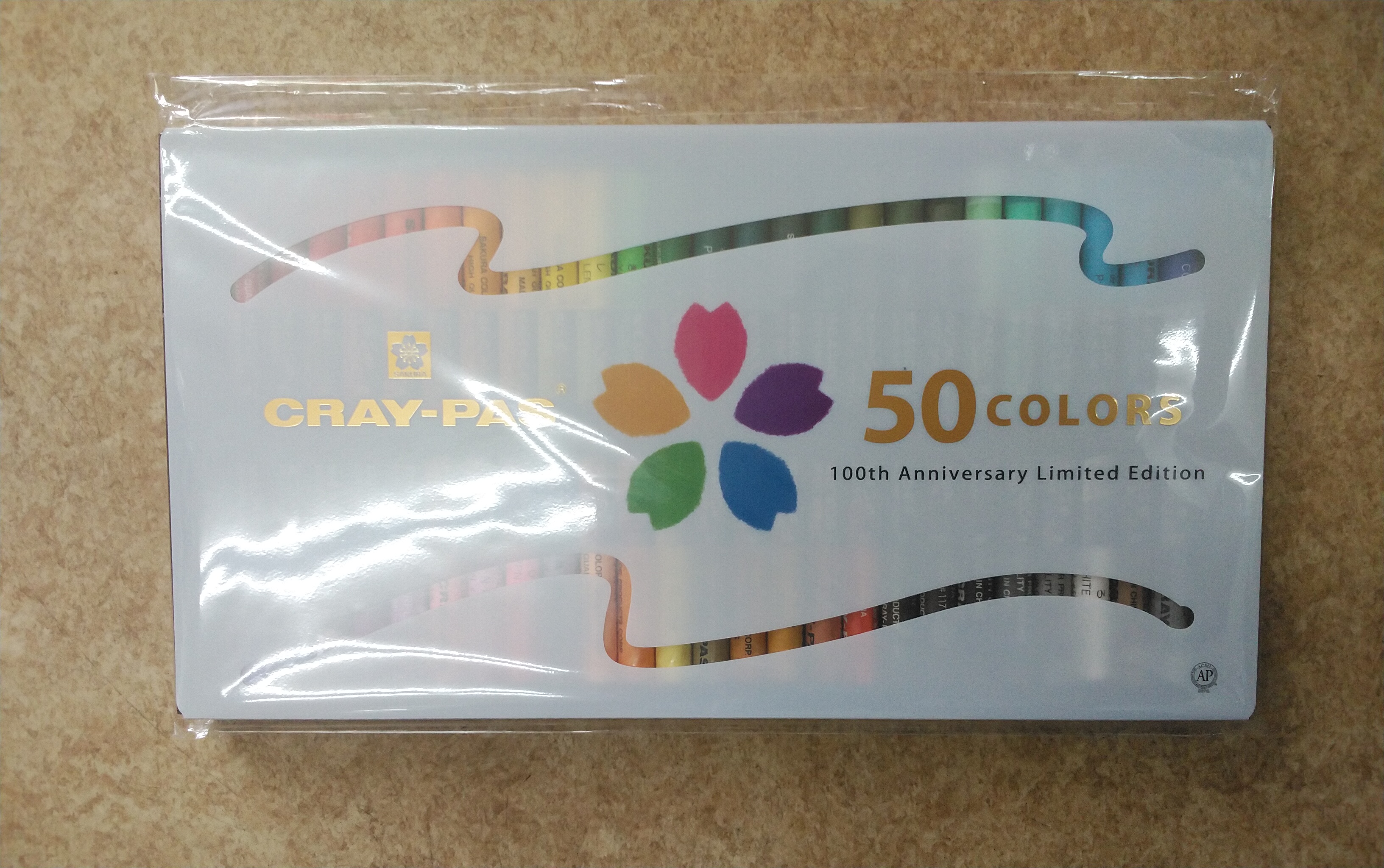 7233 サクラクレパス50色　100周年アニバーサリー　限定品
